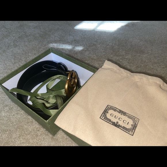 I’m selling my Gucci belt barely worn! - Picture 4 of 6